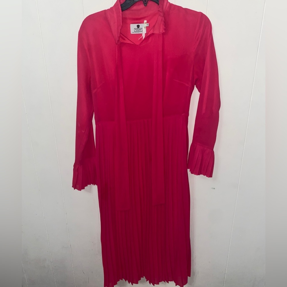 Dainty Jewells hot pink size small.
